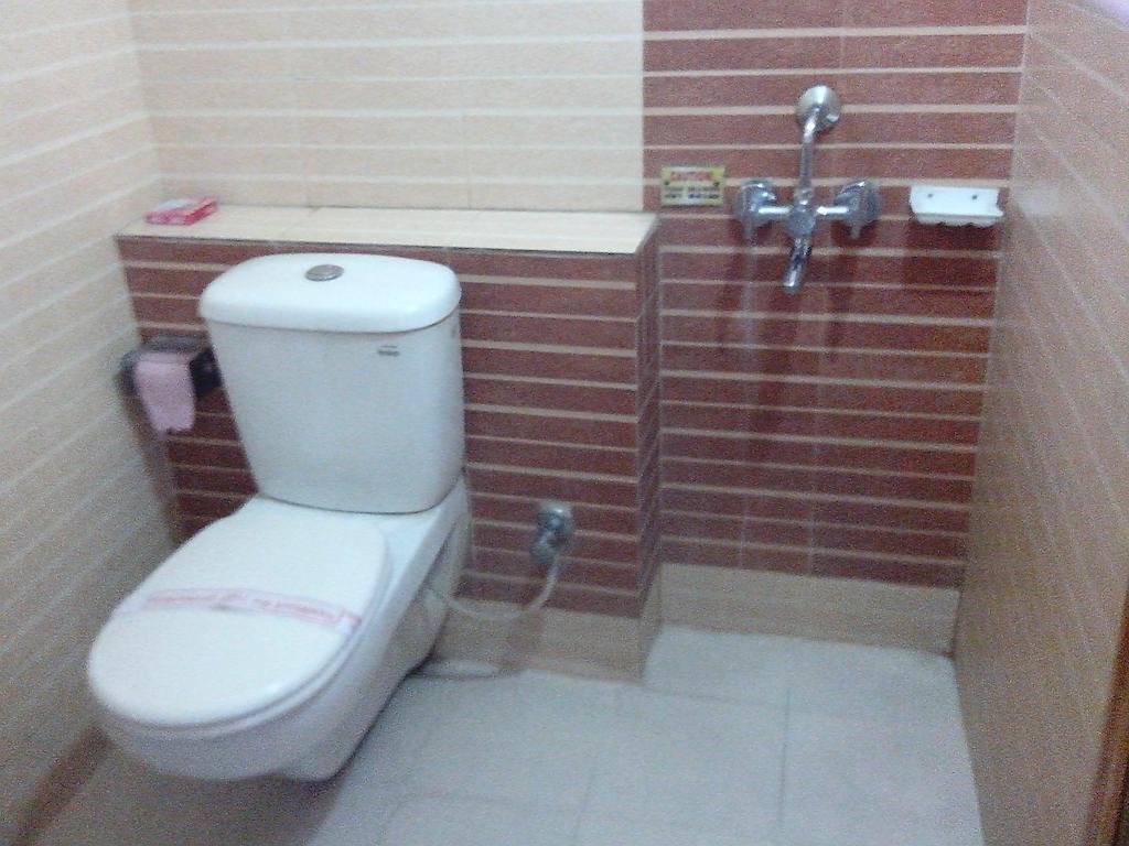 Hotel Mahalaxmi Indo Myanmar Guwahati Phòng bức ảnh